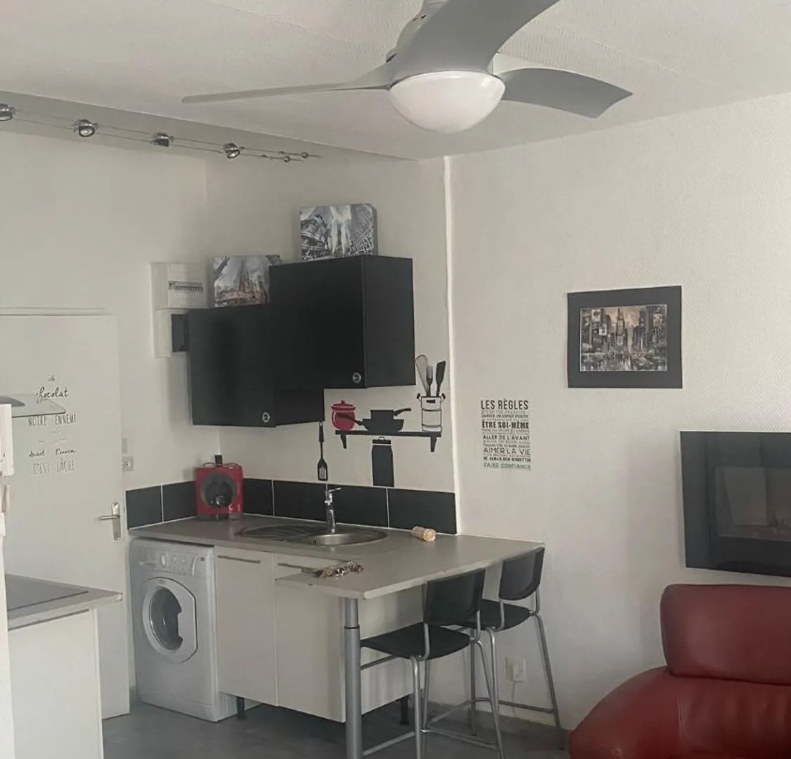 Le Suffren, Ventile ,Wifi, A 100 M De La Plage Tulon