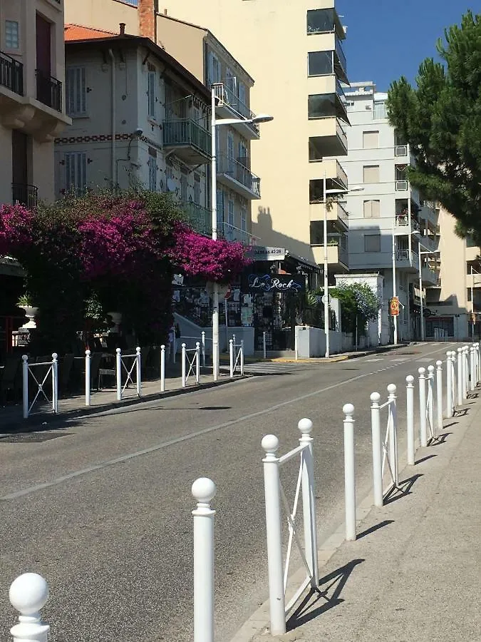 Le Suffren, Ventile ,Wifi, A 100 M De La Plage Tulon